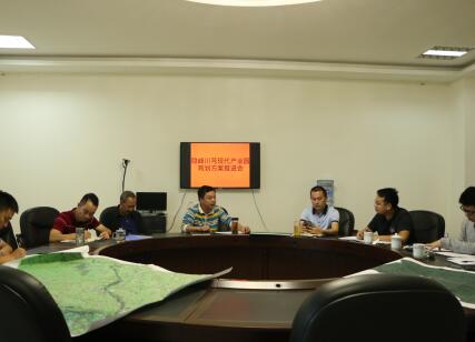 農(nóng)業(yè)CEO平臺運(yùn)營總監(jiān)肖川江率隊(duì)赴隱峰鎮(zhèn)開展實(shí)地調(diào)研